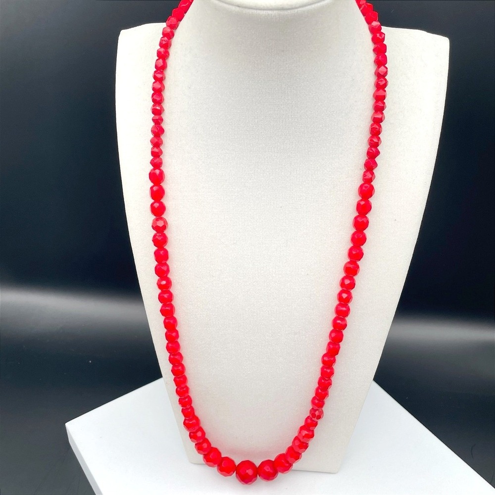Vintage Red Long Beaded Necklace On Display Stand Fashion Jewelry 14 In